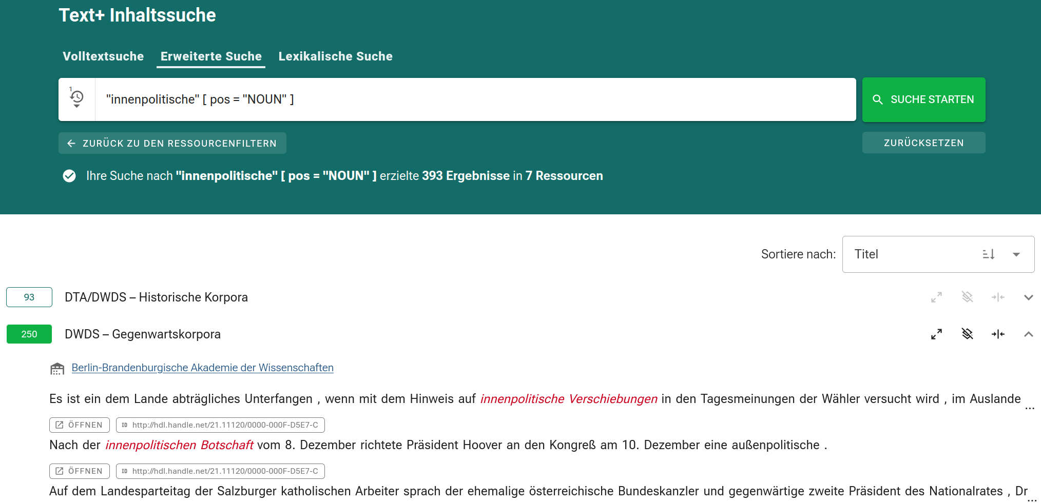 Verteilte Suche in acht verschiedenen Textkorpora aus drei Datenzentren (Berlin, Leipzig, Mannheim) nach Belegen für das Wort „innenpolitische“, gefolgt von einem beliebigen Nomen. Die Ergebnisse zeigen Textstellen mit Quellenangaben, Belegstellen und Metadaten. Die Föderierte Inhaltssuche (FCS) ermöglicht den parallelen Zugriff auf verteilte Ressourcen.